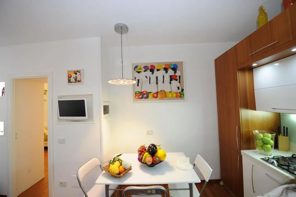 Lobby, Sorrento Center Suite, Naples