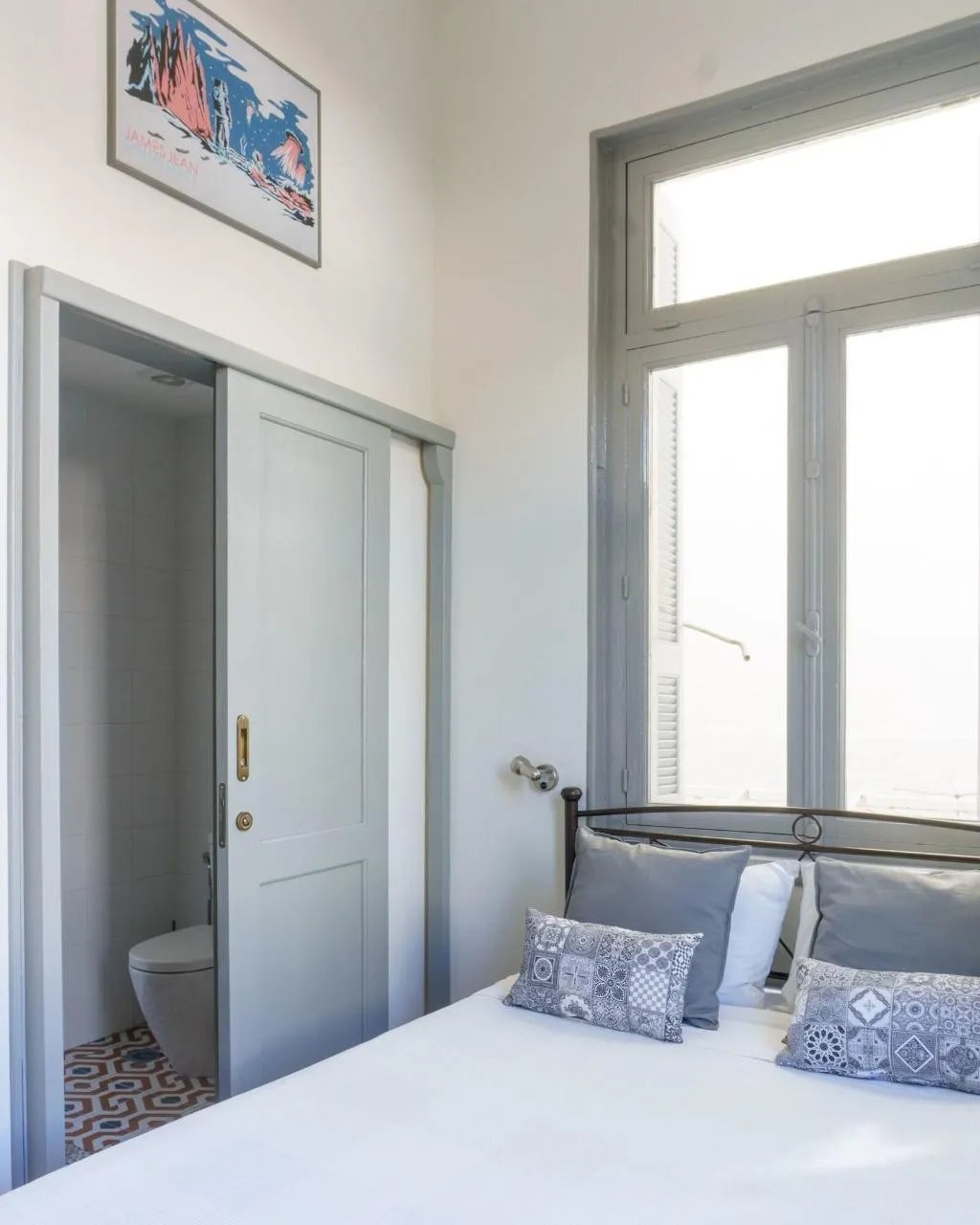 Room, Dioskouros, Athens