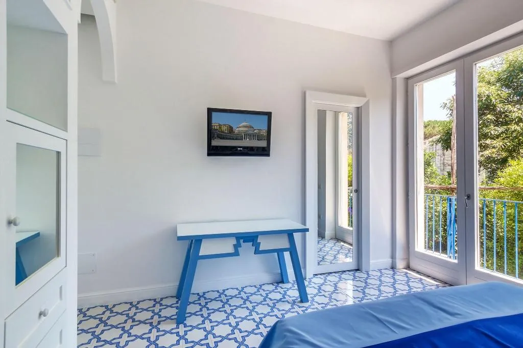 DOUBLE QUEEN SIZE BED Room, Hotel Mignon, Naples
