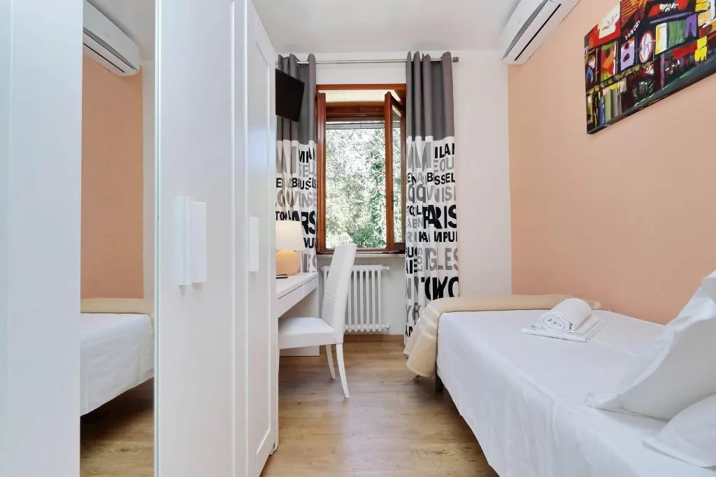Room, Antico Platano, Rome