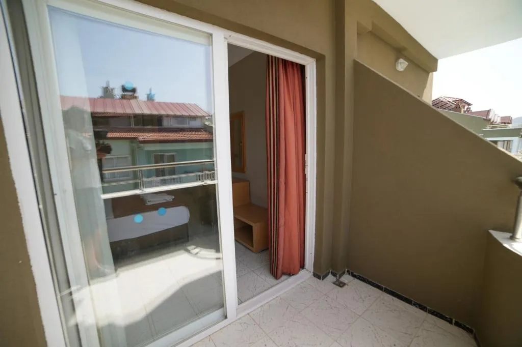 Terrace, Candan Apart, Dalaman