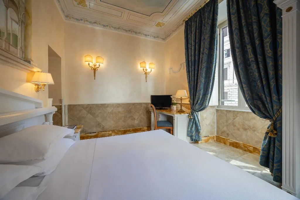 JUNIOR SUITE STANDARD Room, Palladium Palace, Rome