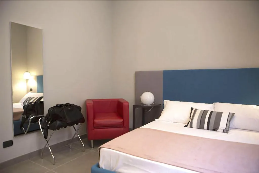 Room, Core Napoli, Naples