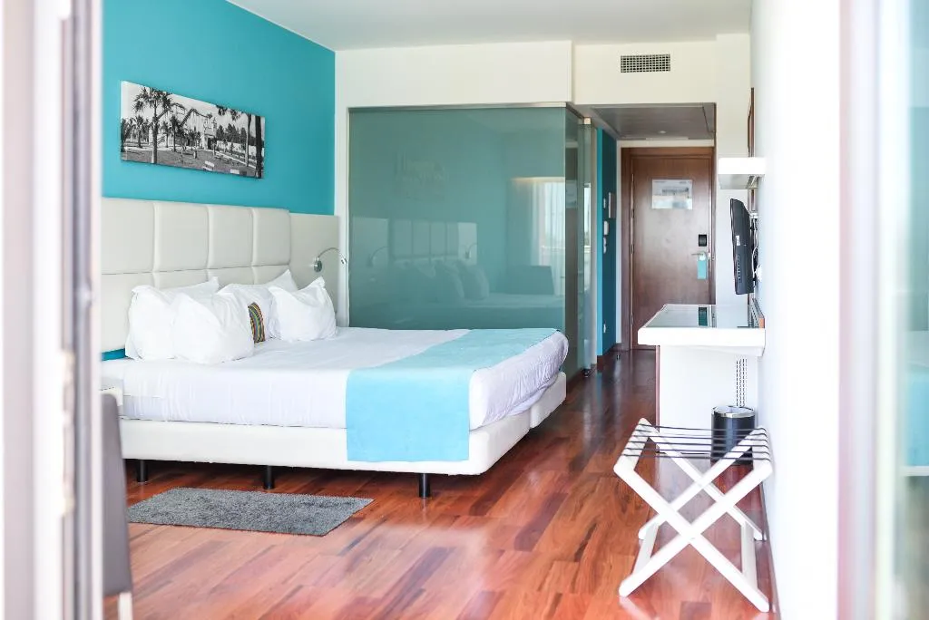 FAMILY ROOM CAPACITY 3 Room, Aquashow Park Hotel, Algarve