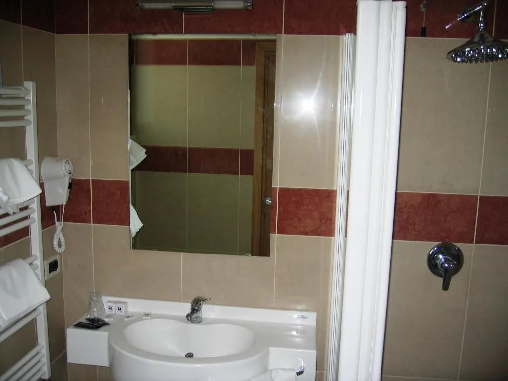 Double or Twin ECONOMY Room, Grand Hotel Moon Valley, Naples