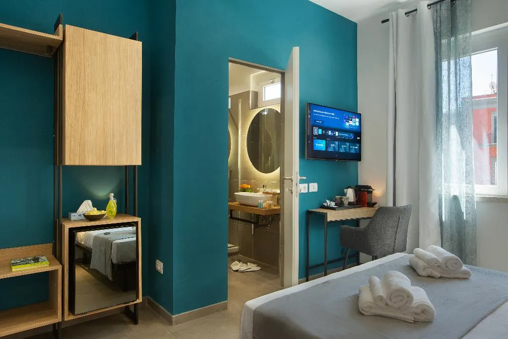 DOUBLE STANDARD Room, Mare Fuori Rooms, Naples