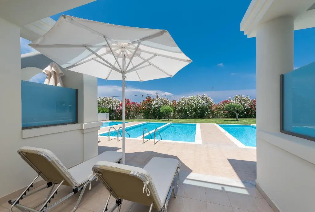 JUNIOR SUITE WITH PRIVATE POOL Room, Apollo Blue, Rhodes