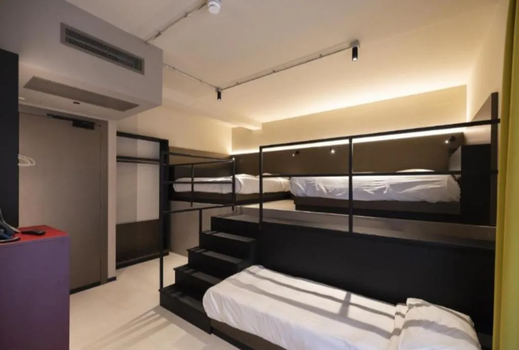 FAMILY ROOM CAPACITY 5 Room, Joy 124 Hotel Milano, Milan
