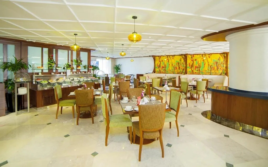 Restaurant, Raviz Center Point Hotel, Dubai