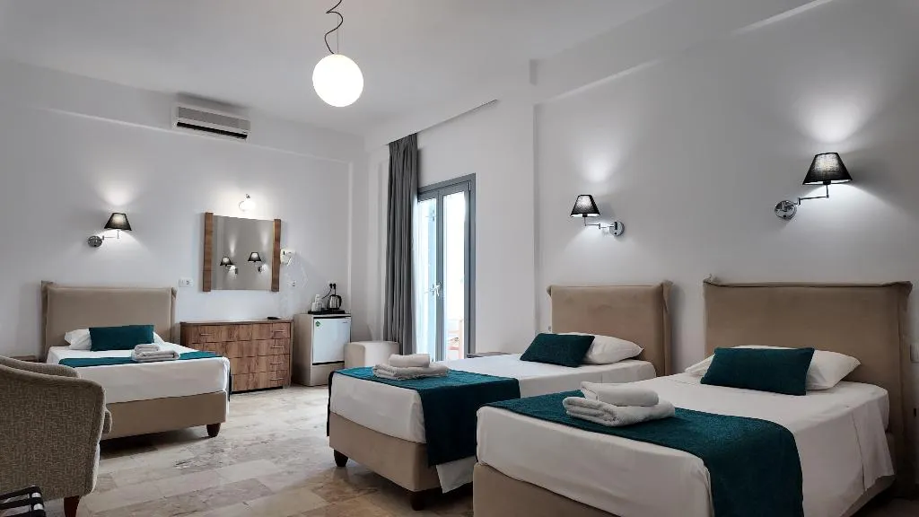QUADRUPLE STANDARD Room, Mary Bill, Santorini