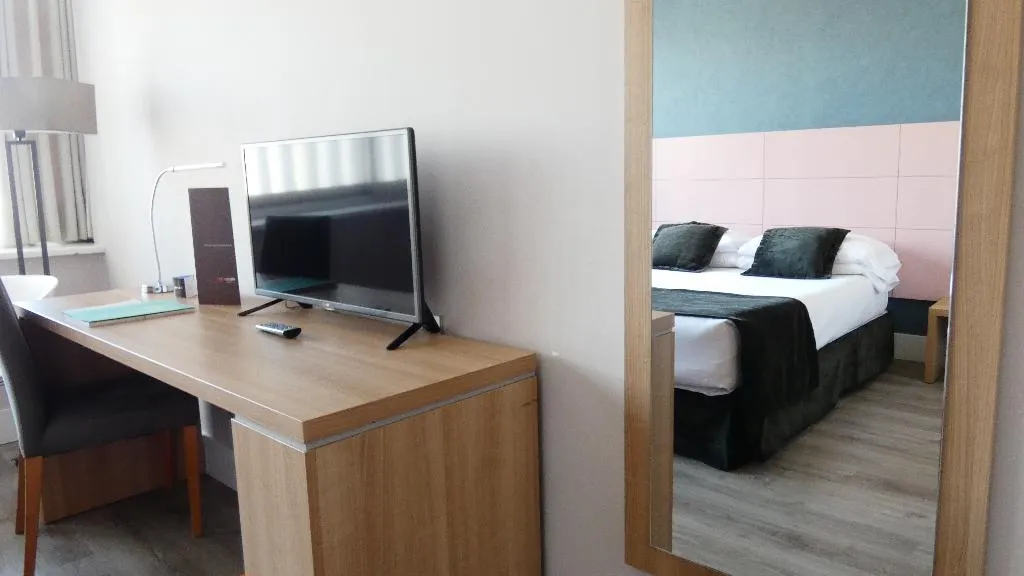 DOUBLE SINGLE USE STANDARD Room, Hotel Chamartin the One, Madrid