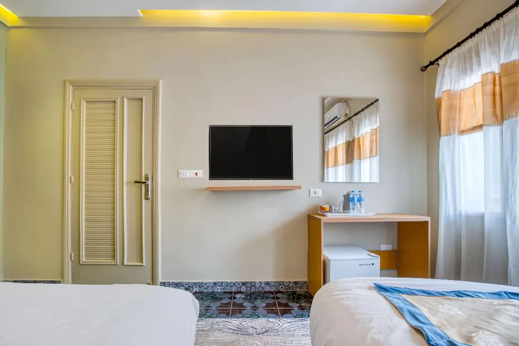 Double or Twin DELUXE GARDEN VIEW Room, Villa Khufu Pyramids Hotel, Cairo