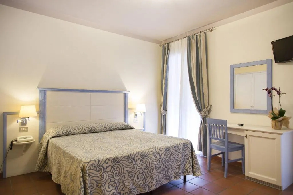 Double or Twin WITH DOUBLE BED Room, Blu hotel Laconia Village, Olbia