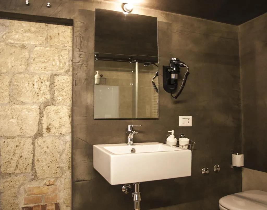 Room, Belledonne Suite & Gallery, Naples