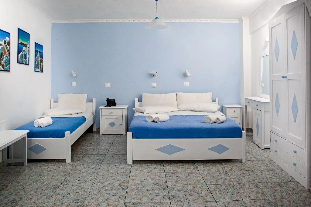 FAMILY ROOM CAPACITY 4 Room, Roula Villa, Santorini