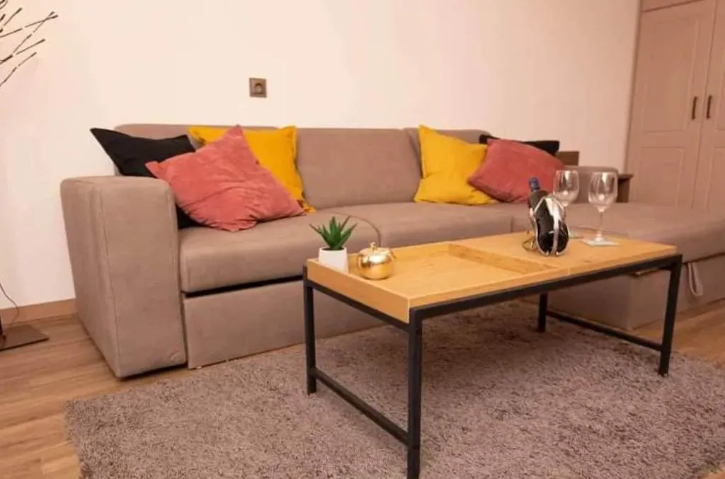 Room, Mont Helmos, Athens