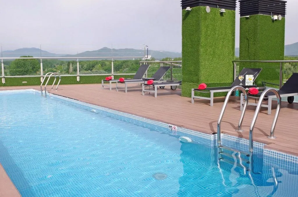 Pool, Double Tree by Hilton Girona, Costa Brava