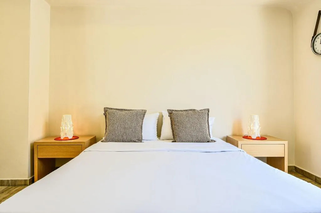Room, Athens Way Lofts, Athens