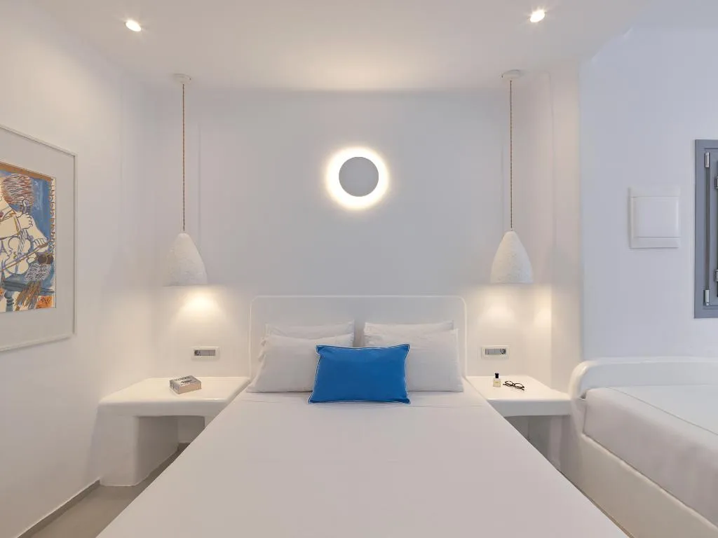 TRIPLE DELUXE GARDEN VIEW Room, Tatakis Design Hotel, Fira, Santorini