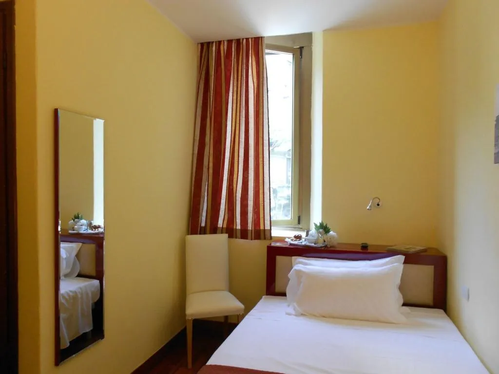 SINGLE STANDARD Room, Minerva, Milan