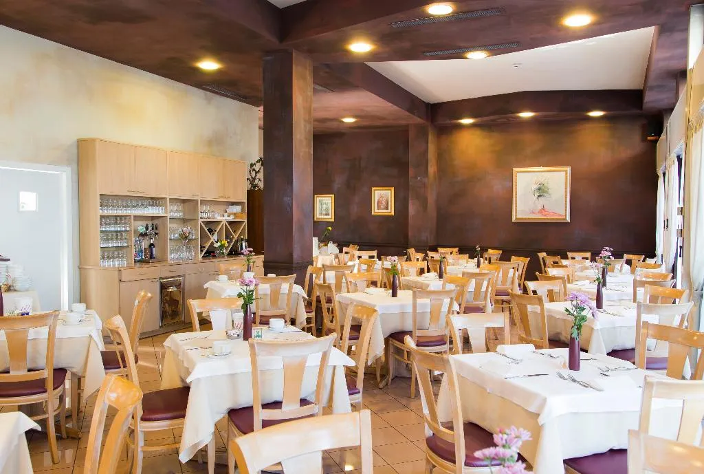 Restaurant, Hotel Meeting, Milan