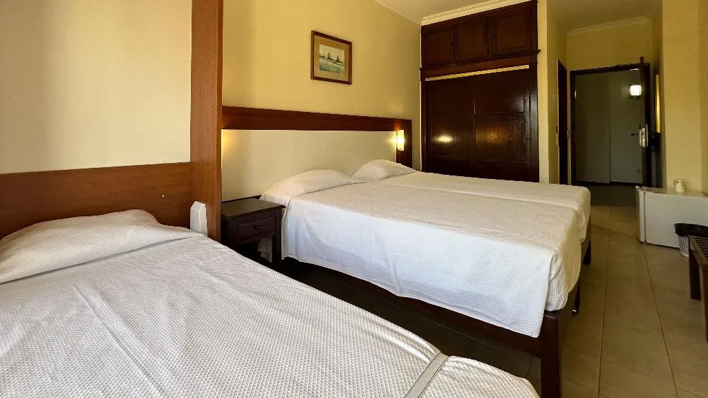 TRIPLE STANDARD Room, Avenida Praia, Algarve