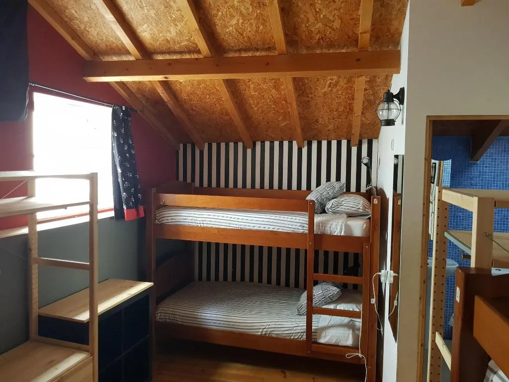 Room, Sardines And Friends, Porto