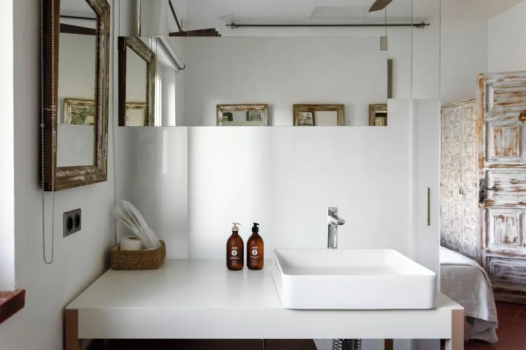 DOUBLE STANDARD Room, Finca Bell-Lloc, Costa Brava