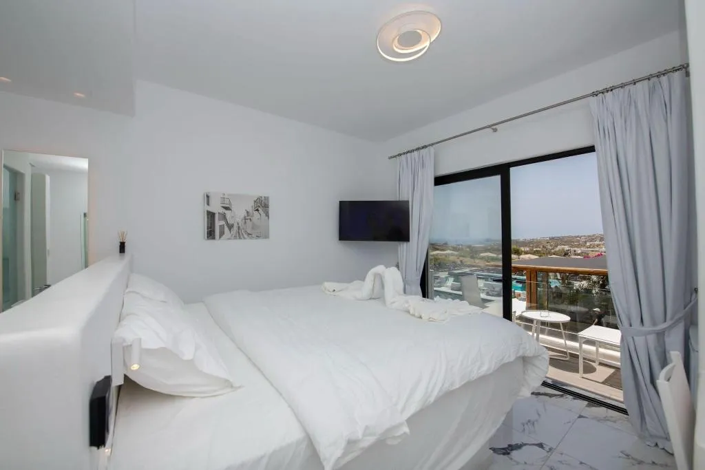 Room, Bianco A Nero, Mykonos