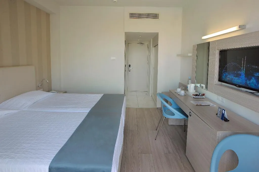 TWIN SUPERIOR SIDE SEA VIEW Room, Nestor, Cyprus