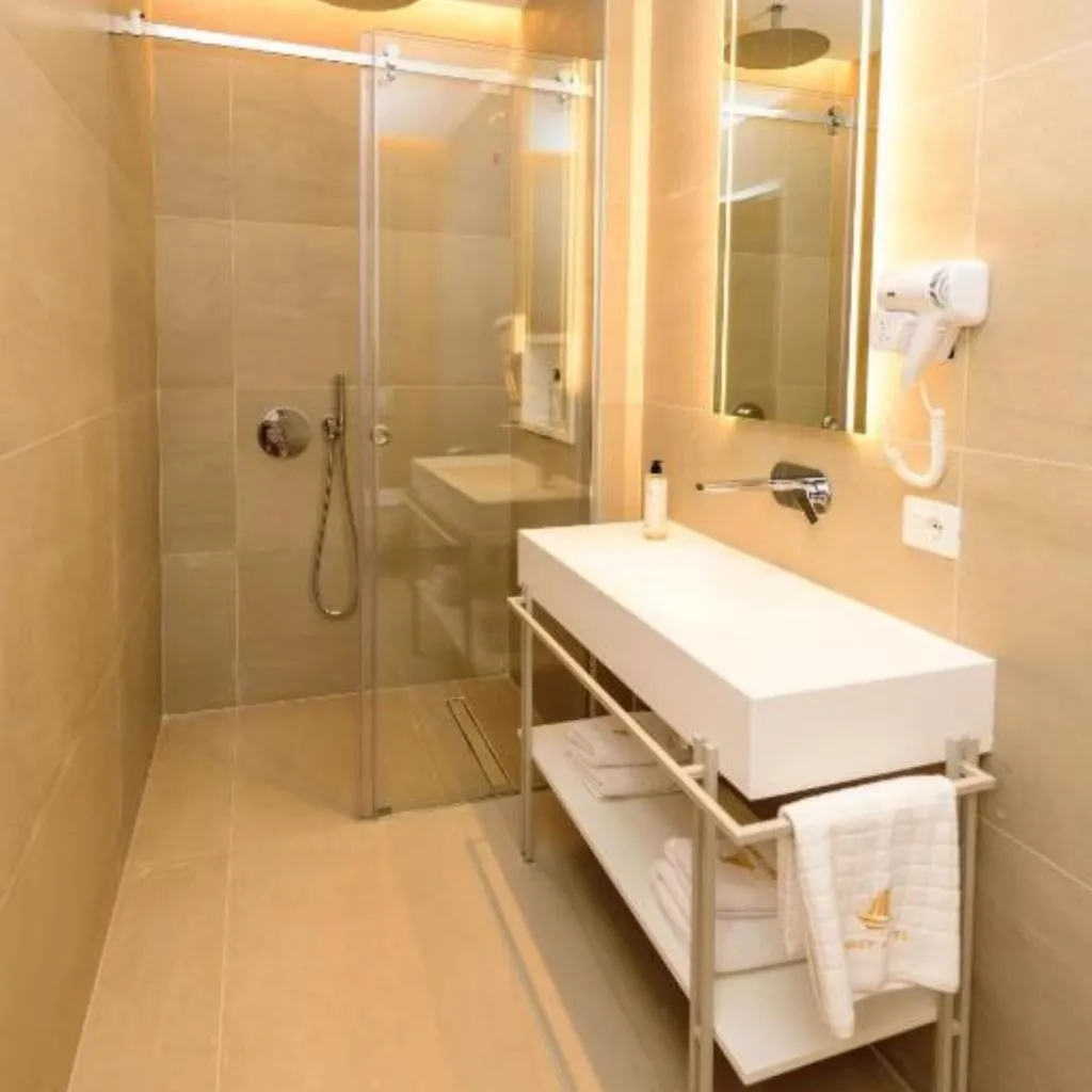 DOUBLE WITH VIEWS Room, Navy Hotel, Kavaje