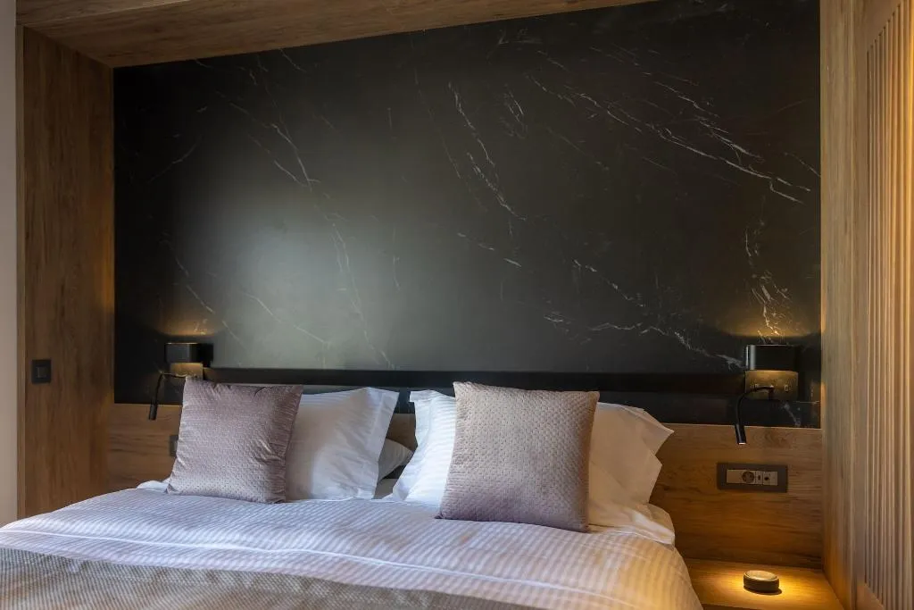 Room, Athens 507, Athens