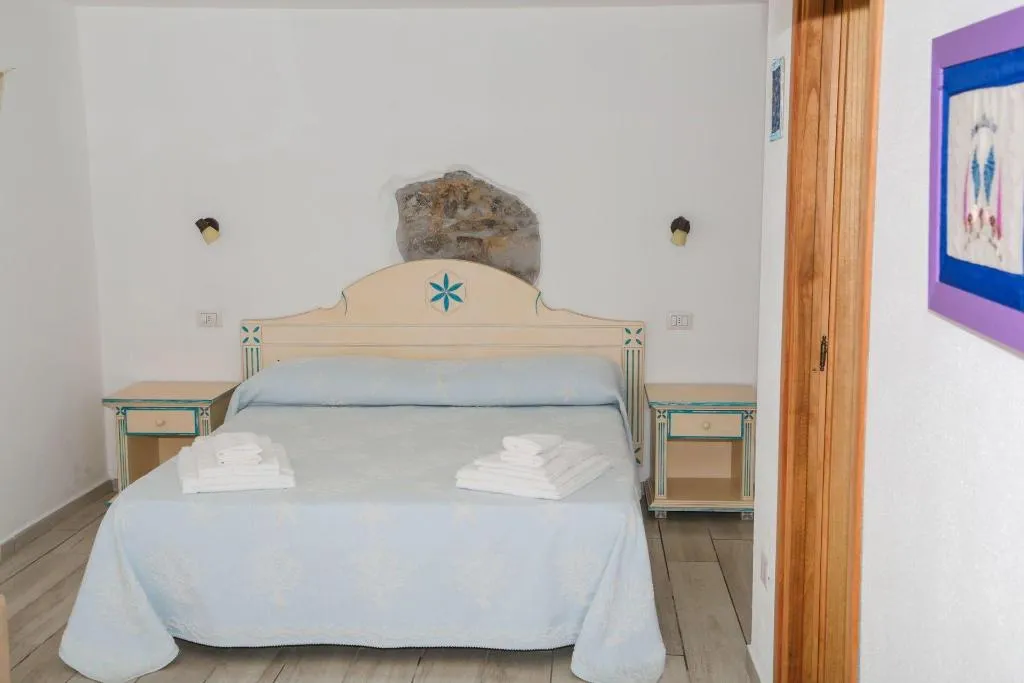 Room, Domus Olbia Inn, Olbia