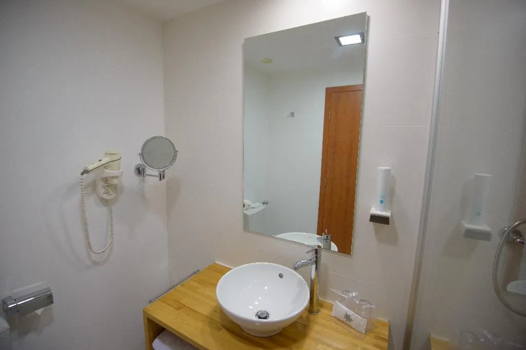 APARTMENT ONE BEDROOM Room, Amazonia Estoril Hotel, Lisbon