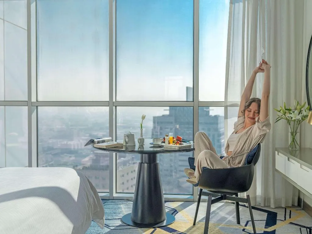 Room SUPERIOR CITY VIEW Room, Pullman Sharjah, Dubai