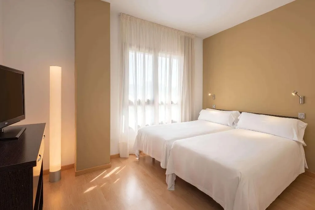 JUNIOR SUITE CAPACITY 3 Room, Madrid Airport Suites Affiliated By Melia, Madrid