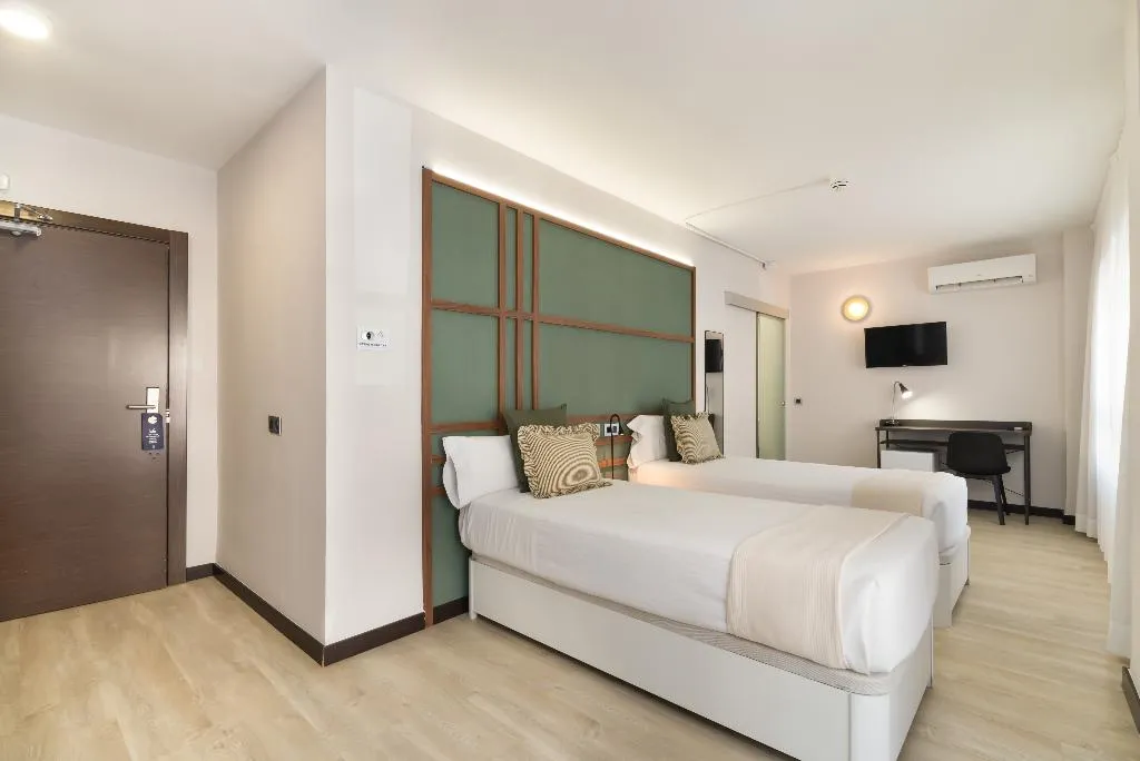 JUNIOR SUITE CAPACITY 1 Room, Roisa Hostal Boutique, Madrid