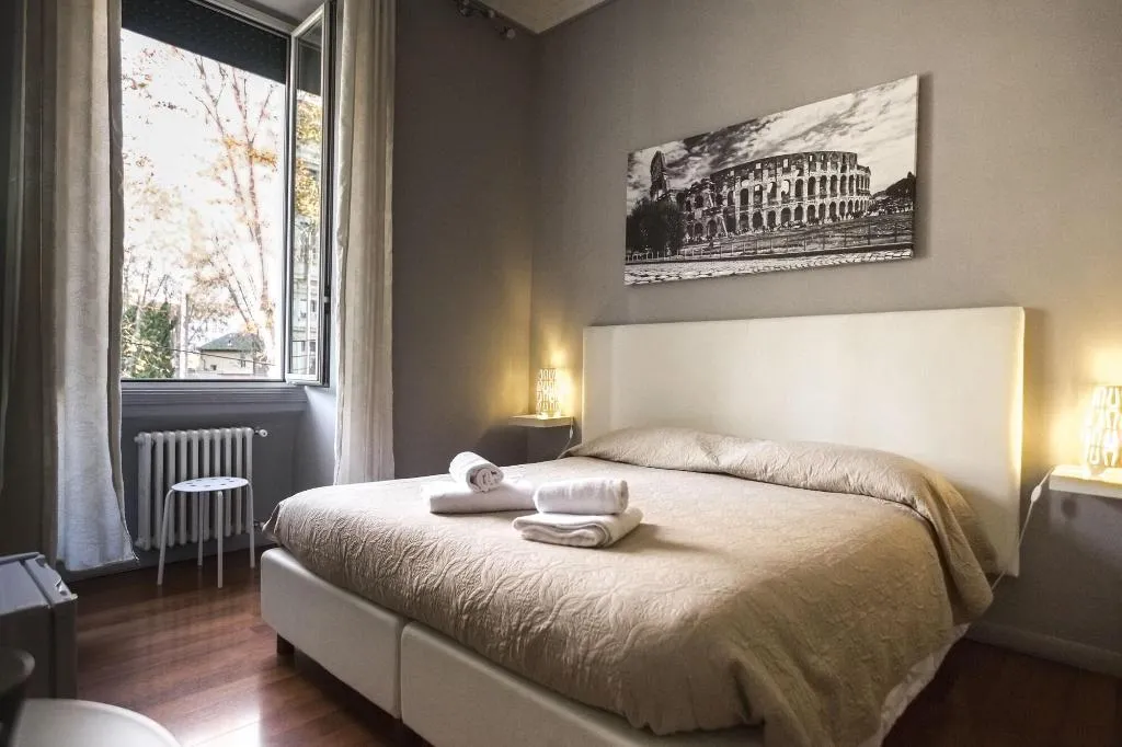 Room, Dulcis In Fundo, Rome