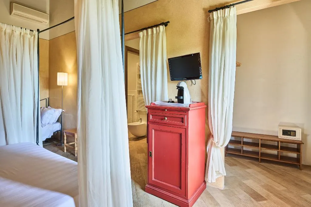 TRIPLE CLASSIC Room, Borgo San Giusto, Florence