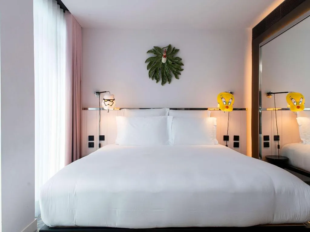 DOUBLE WITH BALCONY WITH VIEWS Room, Mama Shelter Lisboa, Lisbon