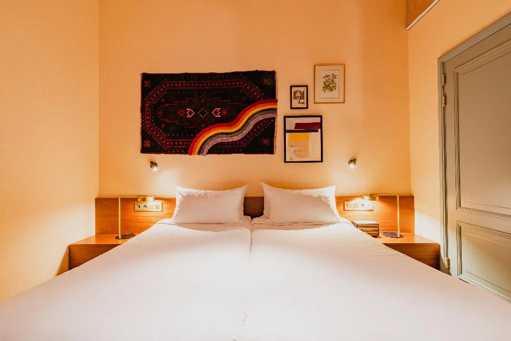 Double or Twin INNER Room, Hotel Mercier, Amsterdam