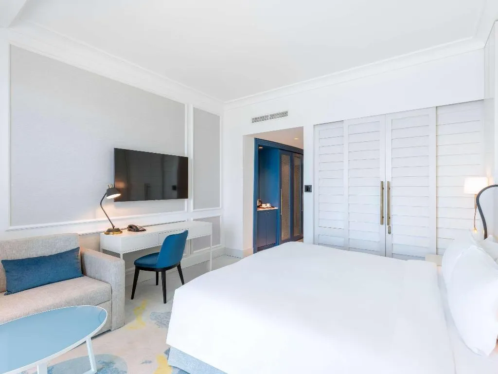 DOUBLE CLUB SEA VIEW Room, Sofitel Dubai Jumeirah Beach, Dubai