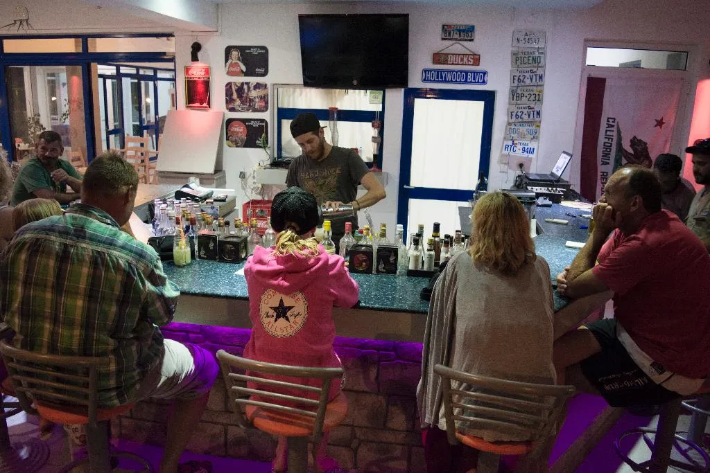 Bar, Bouradanis, Kos