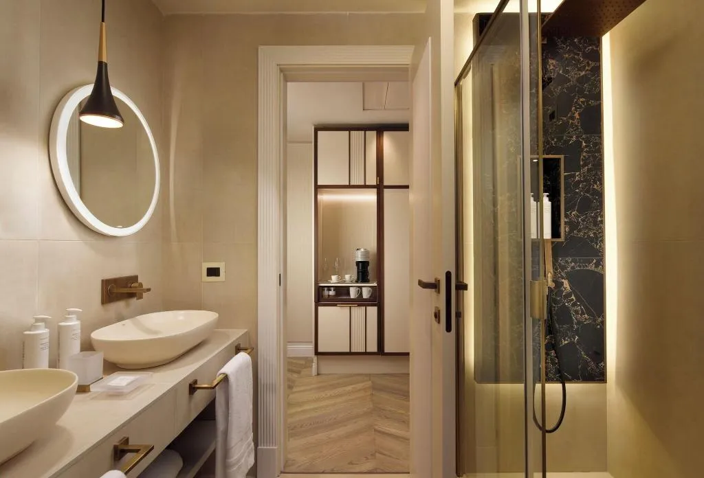 FAMILY ROOM DELUXE WITH VIEWS Room, Grand Hotel Palatino, Rome