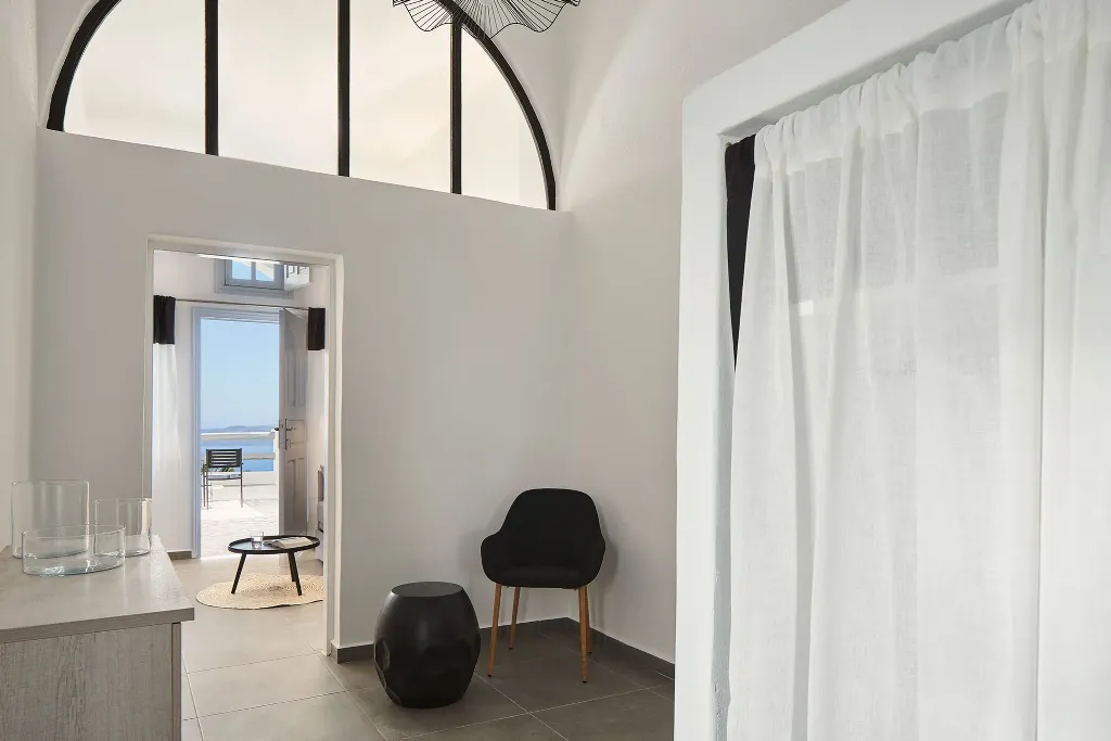 DOUBLE Accessible SUPERIOR Room, Mr. & Mrs. White Oia - Santorini, Santorini