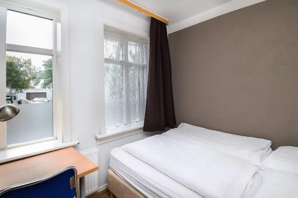 DOUBLE ECONOMY WITH SHARED BATHROOM Room, Aurora Guesthouse, Reykjavik