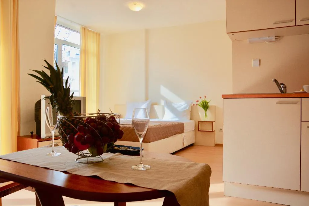 Room, Rainbow 2 holiday complex, Bourgas