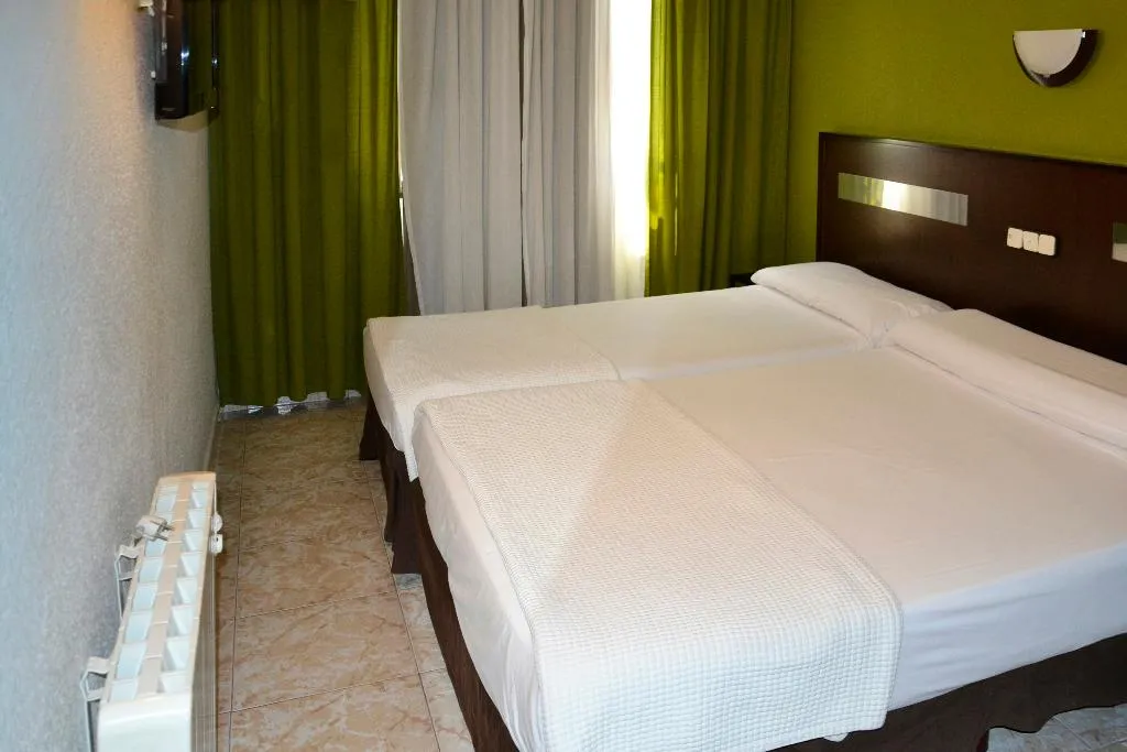 TRIPLE STANDARD Room, Sercotel Las Estrellas, Madrid