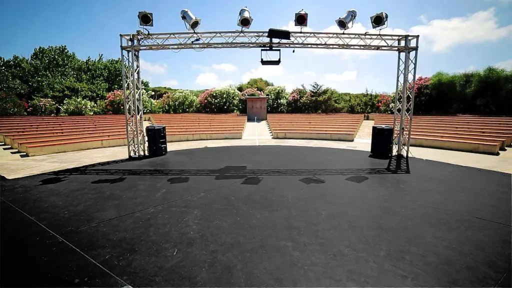 Sports and Entertainment, Villaggio Dei Pini, Cagliari
