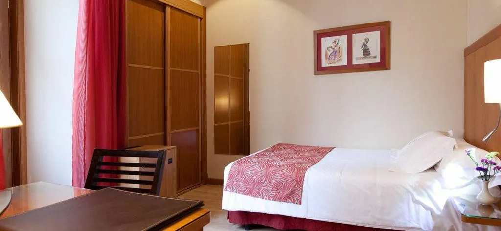Room, Hotel Ateneo, Madrid